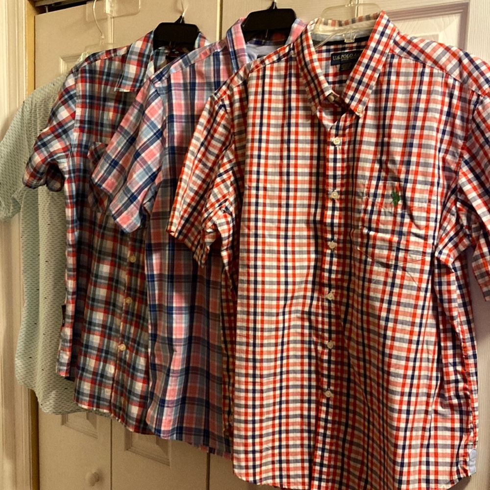 Lot of 4 Men’s Short Sleeve Button Down Casual Dress Shirts Sz. XL